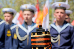 Церемония слияния Вечных огней в Севастополе