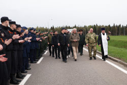 Торжественная высадка геоглифа к 80-летию Победы в ВОВ в парке Патриот