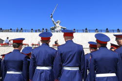 Церемония слияния Вечных огней в Волгограде