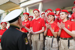 Поздравление ветеранов войны в Севастополе