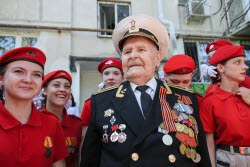 Поздравление ветеранов войны в Севастополе