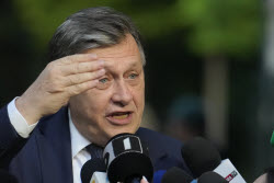 Первый тур повторных президентских выборов в Румынии