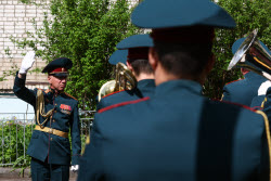 Акция "Парад у дома ветерана" в Казани