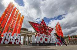Preparations for upcoming Victory Day in Moscow