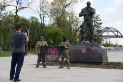 Lugansk decorated for Victory Day