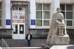 Lugansk decorated for Victory Day