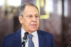 Возложение цветов в преддверии Дня Победы к мемориальным доскам в МИД РФ