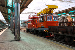Donetsk railway station prepares to reopen