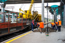 Donetsk railway station prepares to reopen