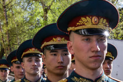 Акция "Парад у дома ветерана" в Новосибирске