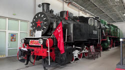VIDEO. Railway trains under restoration in Donetsk