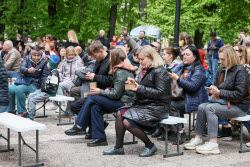 Moscow residents treated to army porridge in run-up to Victory Day