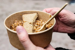 Moscow residents treated to army porridge in run-up to Victory Day