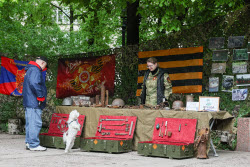 Moscow residents treated to army porridge in run-up to Victory Day