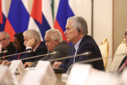 Встреча президента РФ Путина и президента Кубы Диас-Канеля