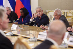 Встреча президента РФ Путина и президента Кубы Диас-Канеля