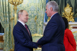 Встреча президента РФ Путина и президента Кубы Диас-Канеля