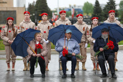 Акция "Парад у дома ветерана" в Казани