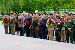 Возложение венка и цветов к Могиле Неизвестного Солдата в Москве