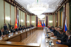 Встреча премьер-министра РФ Мишустина с генсеком ЦК Компартии Вьетнама То Ламом