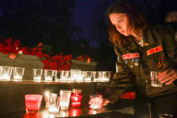 (+VIDEO) Candle of Memory events across Russia