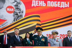 (+ВИДЕО) Парады Победы в городах России