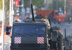 Military hardware heads for Moscow's Red Square on Victory Day