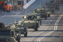 Military hardware heads for Moscow's Red Square on Victory Day