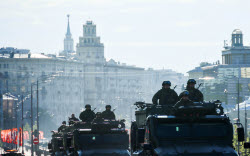 Military hardware heads for Moscow's Red Square on Victory Day