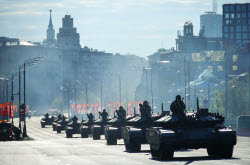 Military hardware heads for Moscow's Red Square on Victory Day