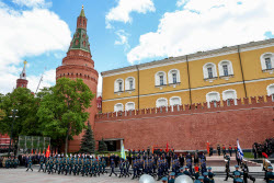 Церемония возложения цветов к Могиле Неизвестного Солдата в День Победы