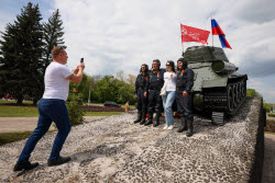 Празднование Дня Победы в Луганске