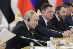 Presidents of Russia and Egypt meet in Moscow
