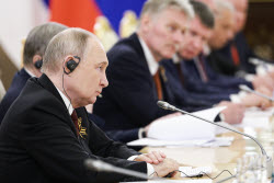 Presidents of Russia and Serbia meet in Moscow