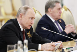 Presidents of Russia and Serbia meet in Moscow