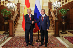 Russian Security Council Deputy Chairman Medvedev meets with To Lam, general secretary of Vietnamese Communist Party