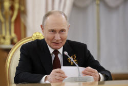 Russian President Putin and Slovak PM Fico meet in Moscow