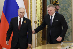 Russian President Putin and Slovak PM Fico meet in Moscow