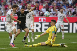 Чемпионат Германии по футболу: "Бавария" - "Боруссия М" - 2:0