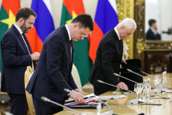 Встреча президента РФ Путина и президента Буркина-Фасо Траоре