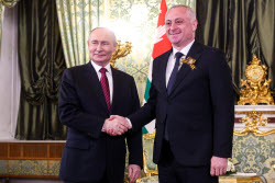 Встреча президента РФ Путина и президента Абхазии Гунбы