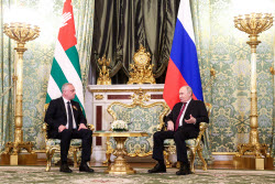 Встреча президента РФ Путина и президента Абхазии Гунбы