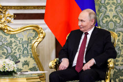 Встреча президента РФ Путина и президента Абхазии Гунбы