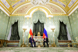 Встреча президента РФ Путина и президента Южной Осетии Гаглоева