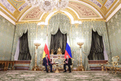 Встреча президента РФ Путина и президента Южной Осетии Гаглоева