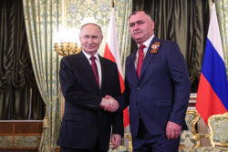 Встреча президента РФ Путина и президента Южной Осетии Гаглоева