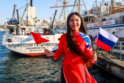 Professor Gagarinsky vessel handed over to Vietnam-Russia Tropical Centre