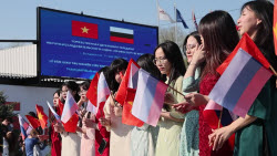 VIDEO. Professor Gagarinsky vessel handed over to Vietnam-Russia Tropical Centre