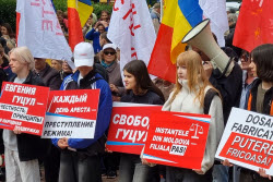 (+VIDEO) Gagauzia Governor Gutul appears in Chisinau court