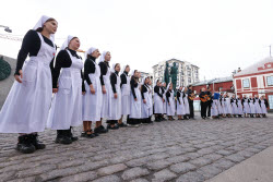 (+VIDEO) Moscow flash mob marks International Nurses Day